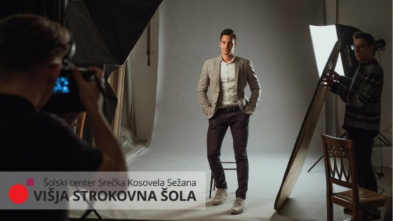 DAN ODPRTIH VRAT: študij FOTOGRAFIJE in OBLIKOVANJA MATERIALOV