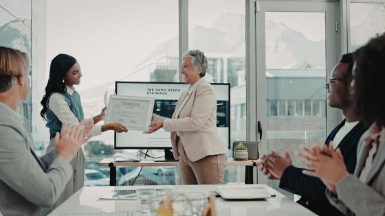 Javni poziv V10 - Vavčer za pridobitev certifikatov